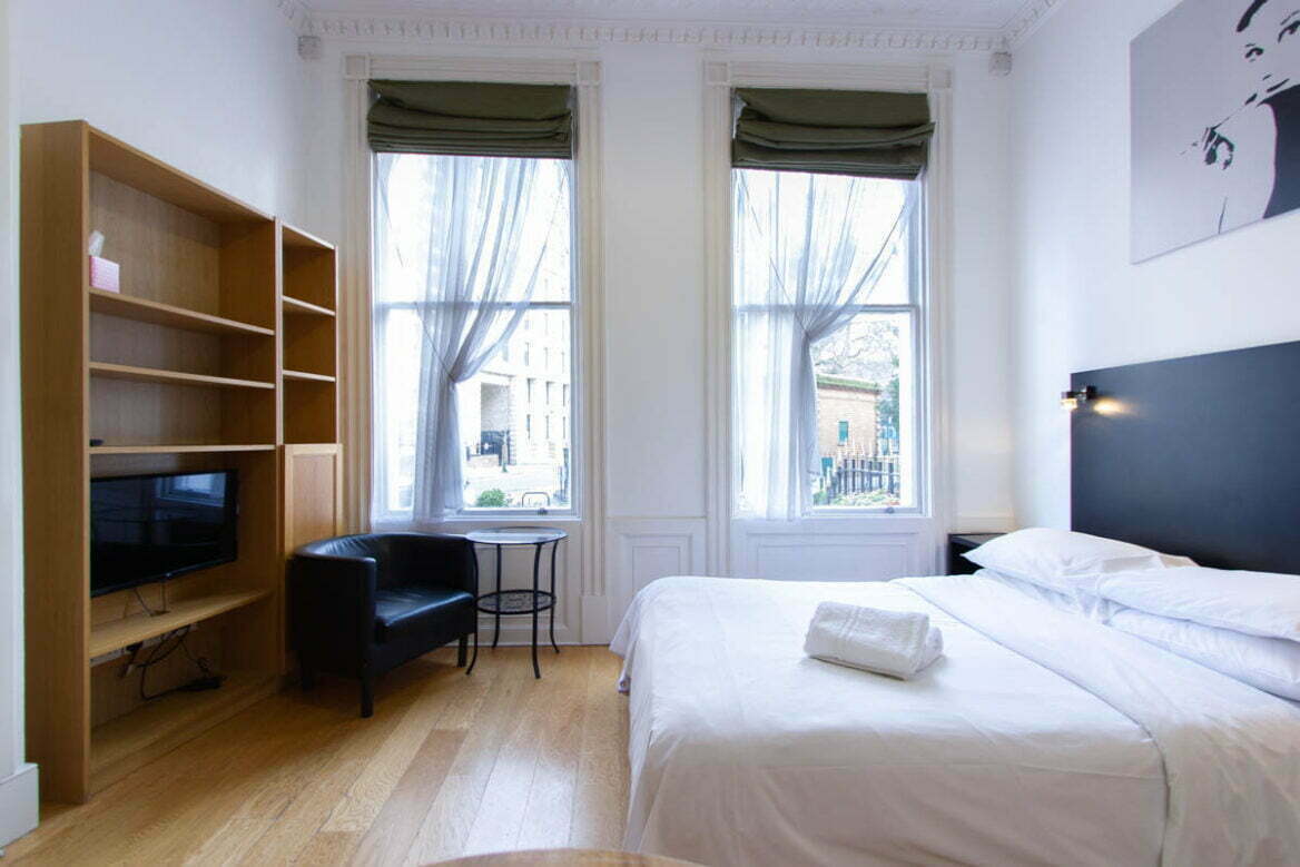 Large serviced studio apartment Bloomsbury Central London